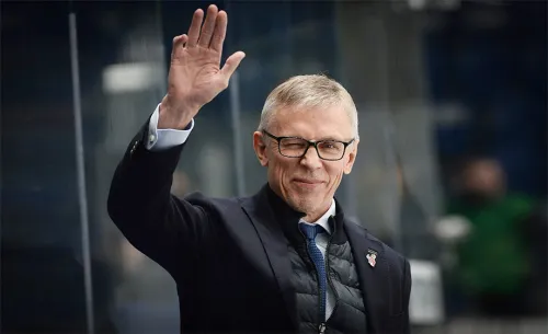 Ларионов остаётся в «Торпедо». Контракт с Профессором продлили на три года