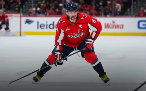 Овечкин забил гол-фантом. А в итоге оформил дубль и помог «Вашингтону» победить