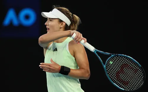 «Бьёт игрой, а не красотой».  Эксперты - о вылете последней россиянки с Australian Open