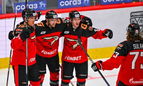 Смяли за четыре минуты. «Авангард» обыграл «Динамо» в день памяти Алексея Черепанова