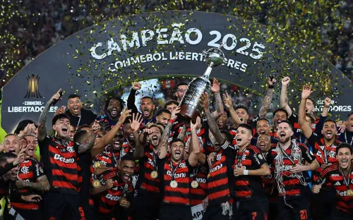 Праздник безумия. Звёзды «Фламенго», включая экс-игроков РПЛ, взяли Кубок Либертадорес