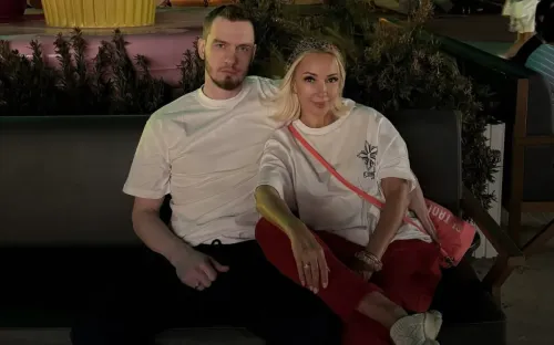 Любовь с разницей в 16 лет. Алкоголизм поставил точку в крепких отношениях звёзд?