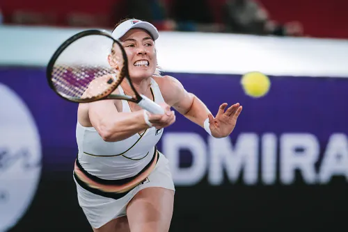 Александровой не хватило сил. Остапенко второй раз в сезоне остановила россиянку