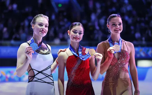 Золото с привкусом тепла. Чемпионки Европы обняли Аделию на пьедестале