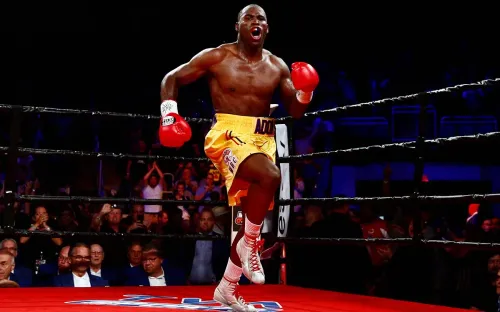 Из тюрьмы в суперзвёзды бокса. История канадского сутенёра с поясом WBC