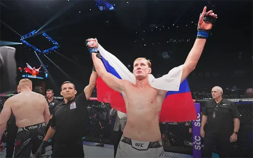 «Если он на меня нападёт, я вызову полицию». Волков перебил Павловича на пути к титулу