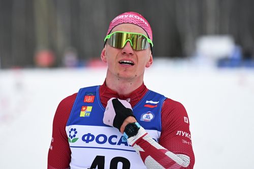 Большунов проиграл спринт, но тур уже не отдаст. Пеклецова и Непряева решат всё на горе