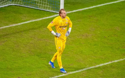 Максименко при Карседо — худшая версия вратаря «Спартака». Разобрали, с чем связан провал 