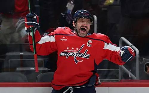 900-й гол Овечкина вошёл в летопись хоккея. Он сделал то, что не давалось никому