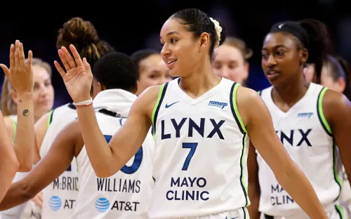 Команда Косу и Клюндиковой сыграет с «Чикаго» в женской НБА. Удастся «Миннесоте» победить?