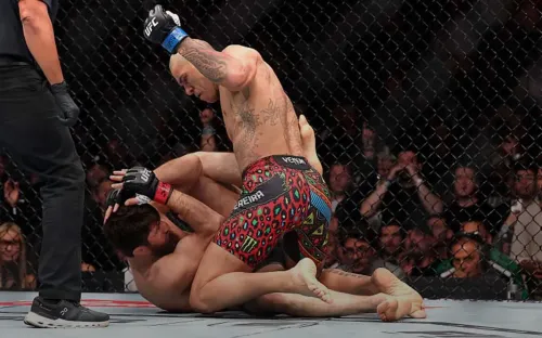 Магомед опешил и потерялся в пространстве. Перейра вырубил Анкалаева за полторы минуты