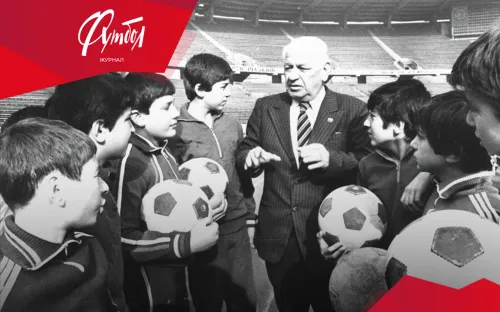 Сенсация футбольного века! Клуб Федотова должен был называться в честь другого бомбардира