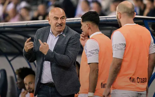 Героический матч Черчесова. «Ахмат» отыграл два мяча и затащил ничью, играя вдевятером 