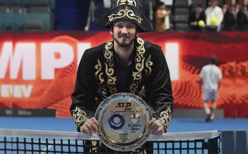 Для папиной дочки. Даниил Медведев впервые за два с половиной года взял трофей