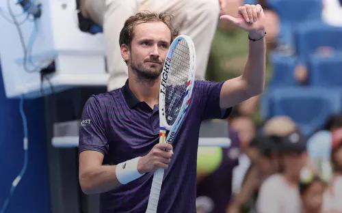 Спокойно и уверенно. Медведев мастерски обыграл британца, улыбнулся и покинул корт