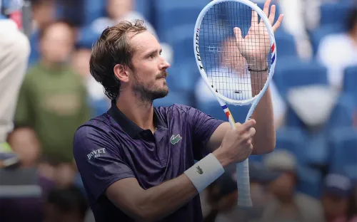 Как похорошел Медведев в Казахстане. Насморк не помешал Дане сломить упорного австралийца