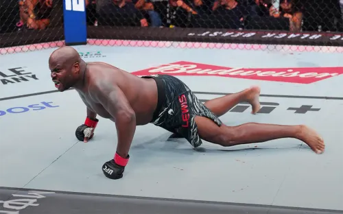 Скандальный нокаут от Ночного кошмара UFC. Победил и показал фанатам голый зад