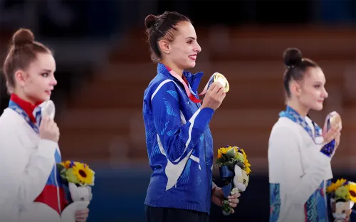 Проклятие за чужое золото. Забравшая победу Авериной гимнастка лишилась ожерелья и денег