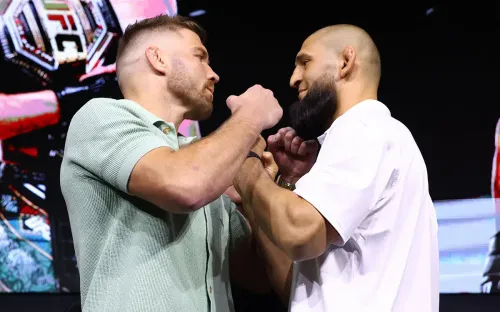 Чимаев и Дю Плесси не знают поражений в UFC. Кто станет новым королём средневесов?