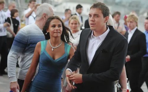 Ей сочувствовала вся страна. Жена Дзюбы стойко выстояла грязные скандалы супруга