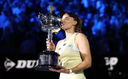 «Контракт прислали — стало грустно». Почему чемпионка Рыбакина больше не играет за Россию?