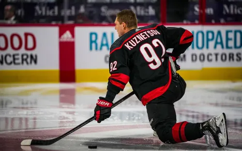 Правая рука Овечкина завязала с НХЛ. Кузнецов вынужден вернуться в Россию