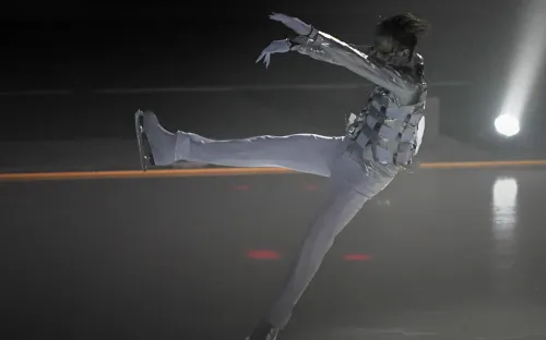 Ударился головой об лёд и упал на зрителей. Это могло стать концом карьеры звезды России