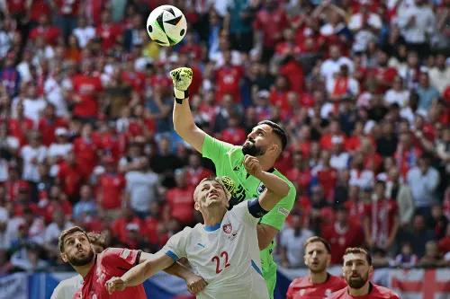 Гениальный вратарь республики. 11 сейвов принесли Грузии историческое очко