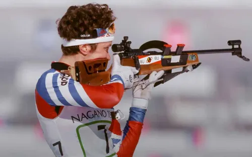 Расплакалась, увидев флаг России. Драматичная победа нашей биатлонистки спасла ОИ