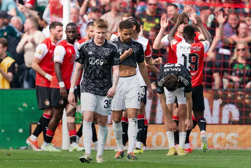 1:30 по ударам и 0:6 на табло. Худший день в истории «Аякса»