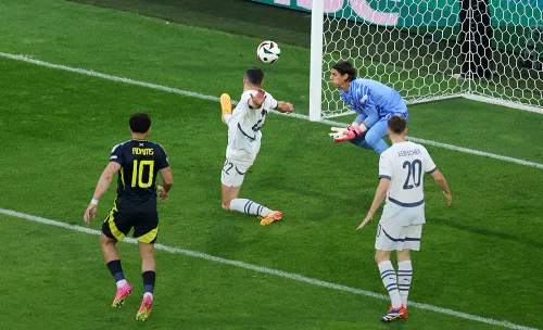 Парад автоголов. Шотландия и Швейцария поддержали главный тренд Евро