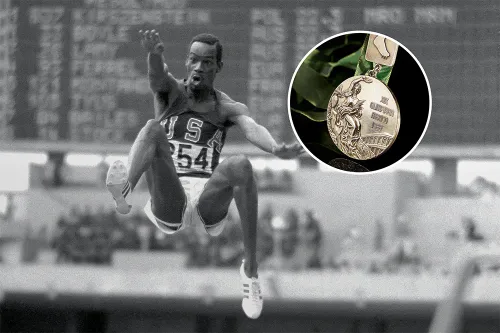 Медаль за «прыжок в XXI век» ушла с молотка. Олимпийский чемпион продал свою награду