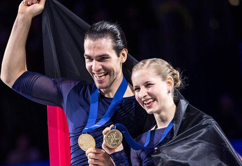 Его успех предсказал Галлямов. Сменил пять партнёрш и флаг ради золота ЧМ-2026