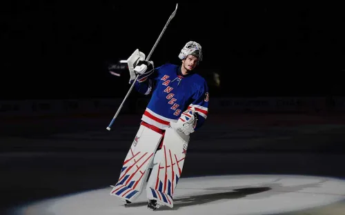 Овечкин сдаёт позиции. В рейтинге зарплат россиян в НХЛ новый лидер – Игорь Шестёркин