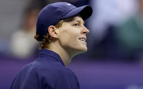 Синнера сдали обои на телефоне. Вот на кого он променял Калинскую