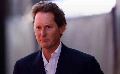 Владелец Ferrari отправится на уборку улиц? Толстосумы не поделили бабушкино наследство