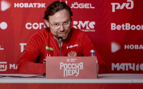 Роскошный минимум и распродажа Мостовых. Карпин искромётно шутил перед матчем с Перу