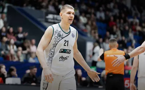 Тонны угля, любовь к хоккею и работа с Мальцевым. Яркий Попов после громкого камбэка