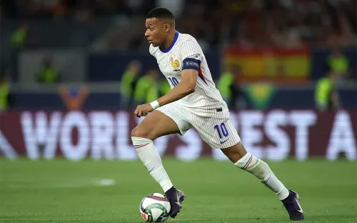 Французы встретятся со сборной Украины в матче отбора на ЧМ. Кто заберёт первые очки?