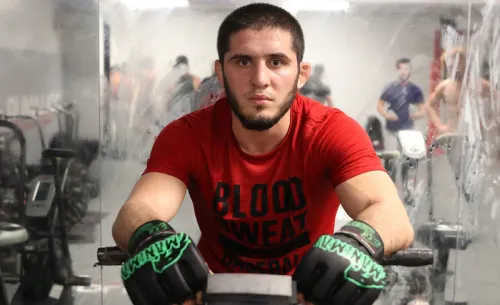 «Нужны новые хейтеры». Что говорят про Махачева бойцы, которых он нещадно бил 