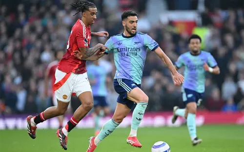 Кризисный «Манчестер Юнайтед» против амбициозного «Арсенала». Кто стартует с победы в АПЛ?