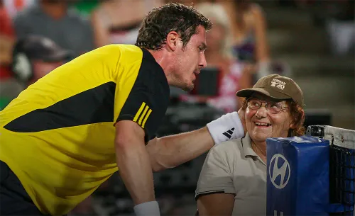 Рок-звезда российского тенниса случайно попал в судью. И сразу же необычно извинился