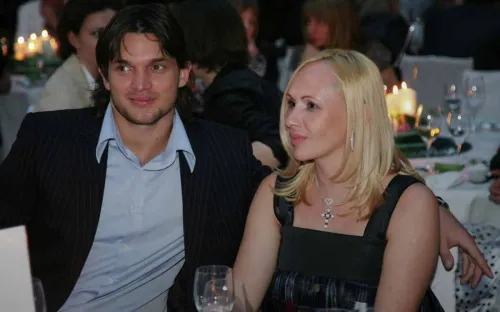 Похоронила мужа и заперла сердце на замок. Как брутальный хоккеист покорил Бутырскую