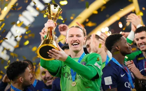 Сафонов теперь выше Акинфеева. Матвей показал легенде, что потолка нет