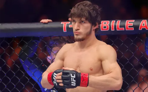 Нокаутируй или страдай. Почему в UFC издеваются над Евлоевым