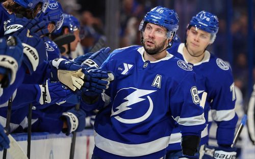 Трое россиян — претенденты на награды в НХЛ. Кучерову снова не хватит медийности?