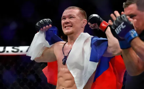 Триумф Петра под флагом России. Ян прервал свою чёрную полосу в UFC