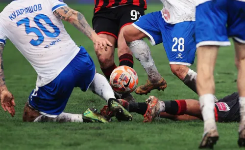 «Факел» и «Спартак» играли на болоте. Как вообще это разрешили?