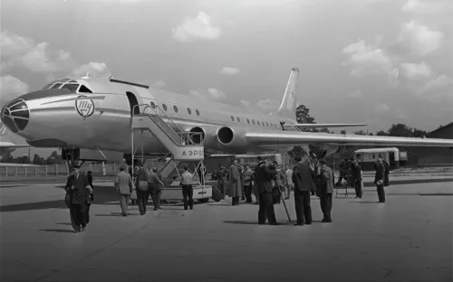 Самолёт загорелся прямо в воздухе. Сборная СССР чудом избежала катастрофы 