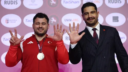 Побил Карелина, использовав суперсилу. У турка Рызы Каялпа — неожиданная связь с Валиевой